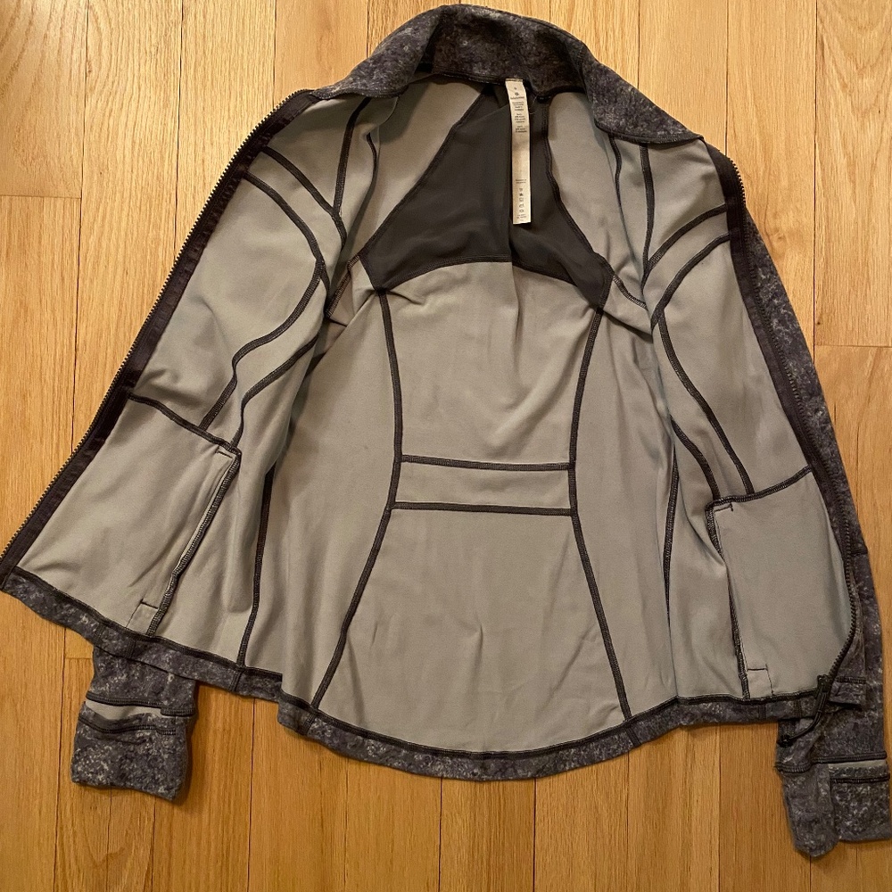 Lululemon jacket - Picture 3 of 4